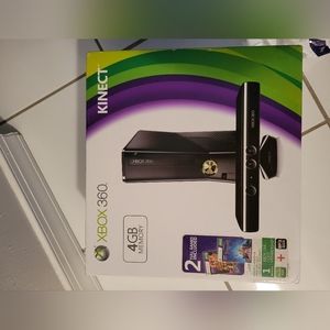 Xbox 360 4GB Console with Kinect